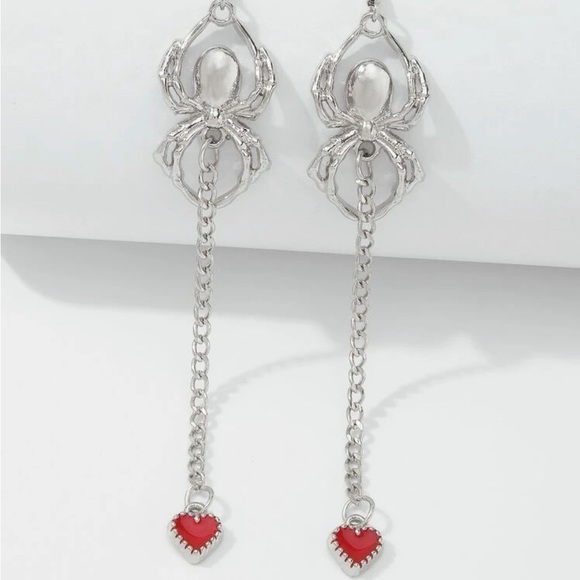 🎉 New Spider & Red Heart Silver Plated Drop Earrings - Picture 4 of 5